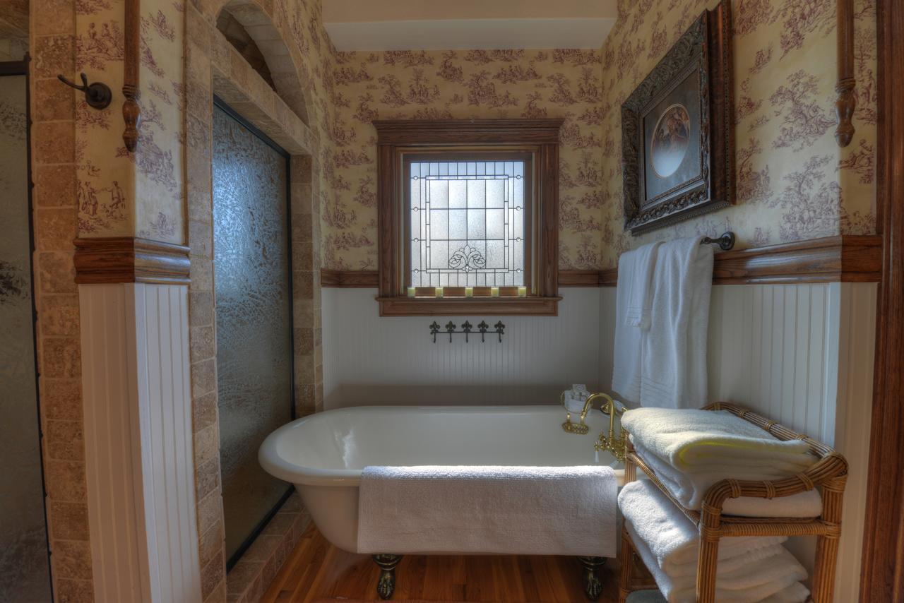 The Victoria Bed & Breakfast 本顿维 外观 照片